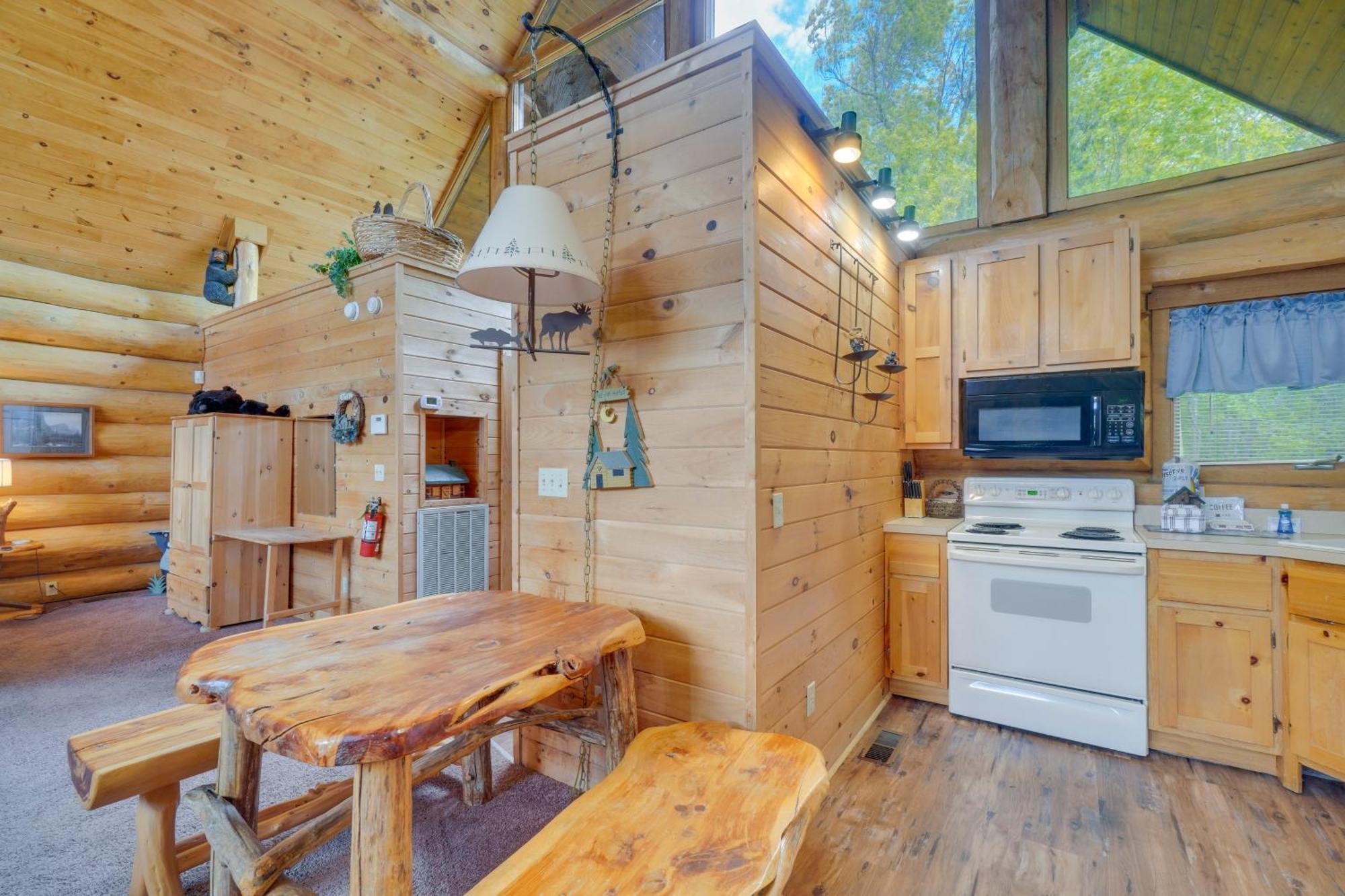 Gatlinburg Cabin With Hot Tub About 11 Miles To Downtown Buitenkant foto